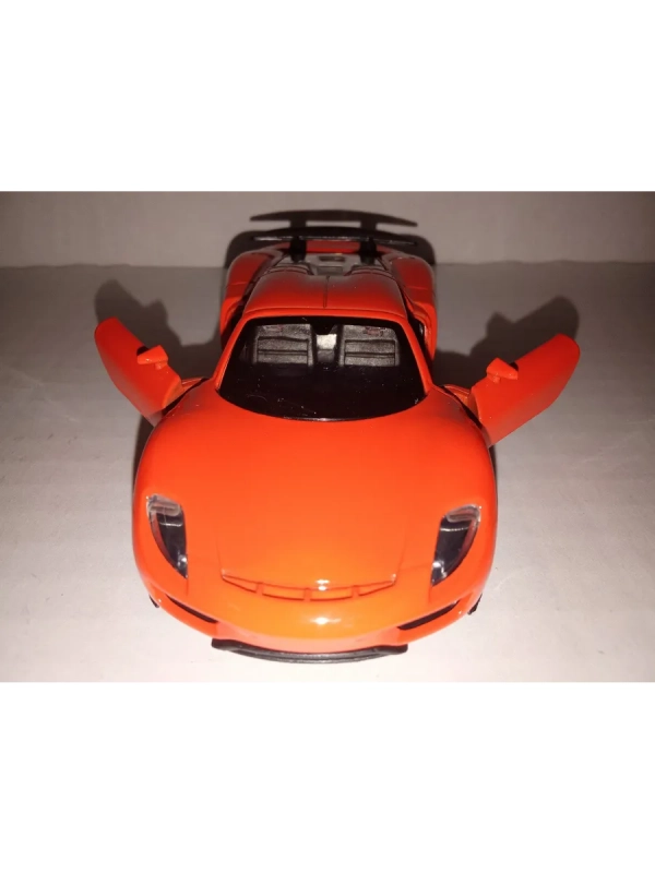 Машина игрушка спортивная