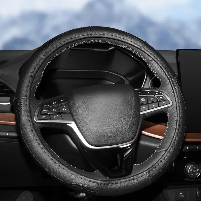 Оплетка на руль, искусственная кожа с тиснением, черная, 42 см / XL
