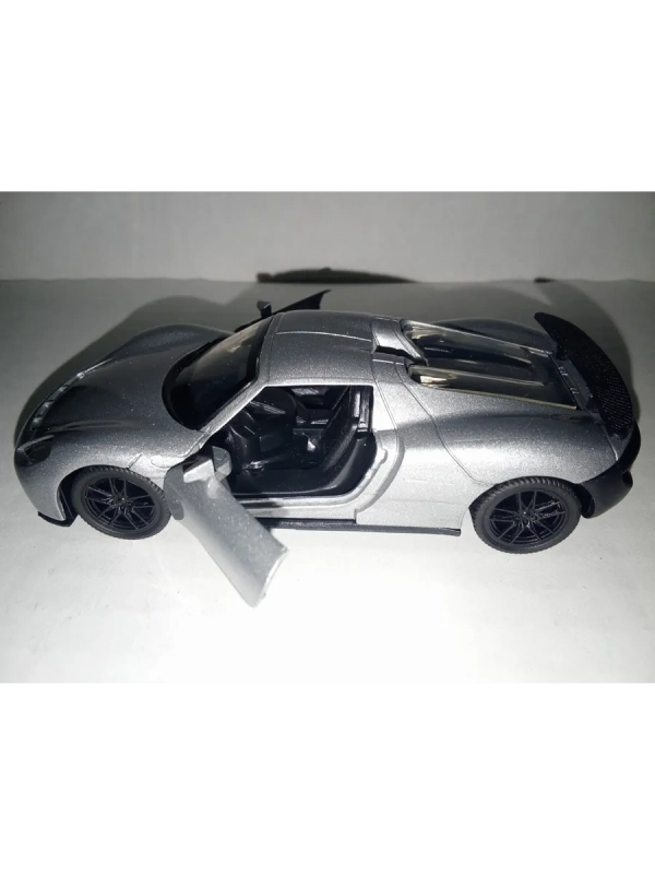 Машина игрушка спортивная