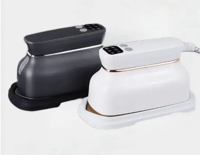 Паровой утюг (цвет в ассортименте)