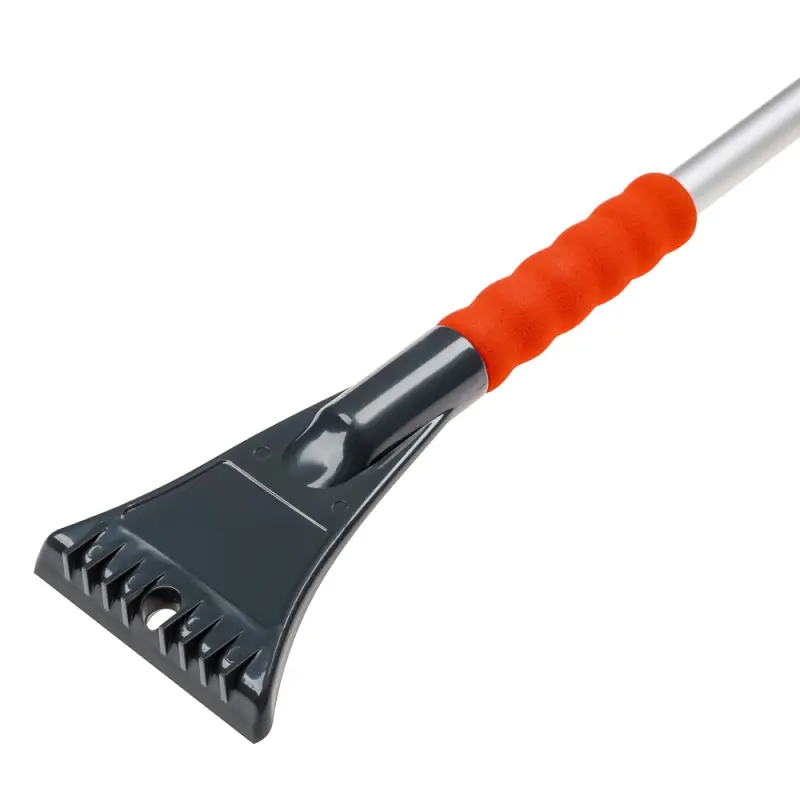 ЕРМАК Щетка для уборки снега с распушенной щетиной+скребок, 78см