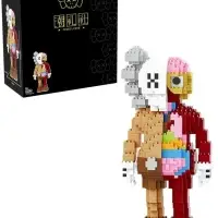 Конструктор Коллекционная 3D модель Kaws, 1315 деталей