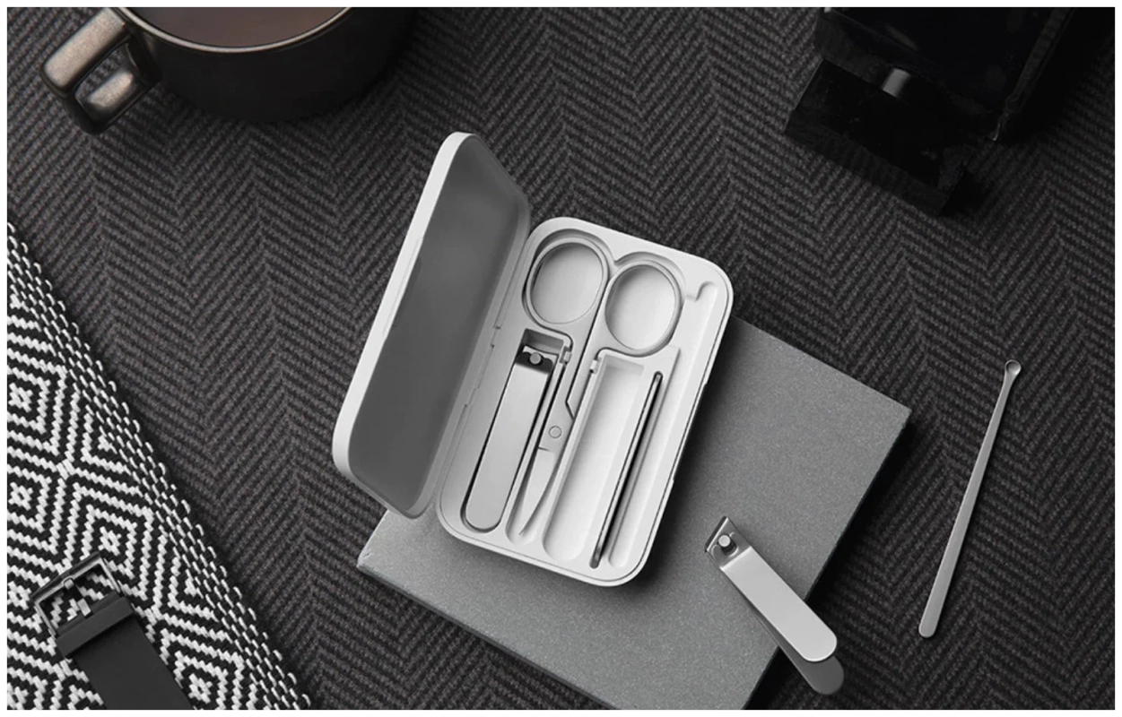 Маникюрный набор 5 в 1 Xiaomi Nail для маникюра, педикюра, инструменты из нержавеющей стали с дизайном и ударопрочным кейсом белый Маникюрный набор 5 в 1 Xiaomi Nail для маникюра, педикюра, инструменты из нержавеющей стали с дизайном и ударопрочным кейсом белый