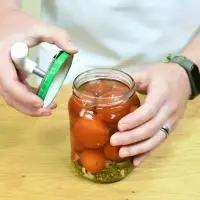 Открывалка для банок с винтовыми крышками