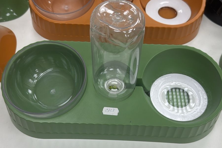 Миска с автопоилкой зеленая