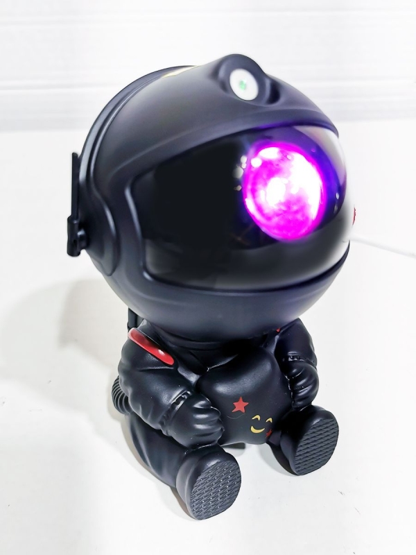 Детский ночник-проектор звездного неба Космонавт (цвет в ассортименте)