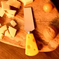 Нож лопатка для полутвердых сыров Сырный ломтик