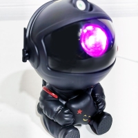 Детский ночник-проектор звездного неба Космонавт (цвет в ассортименте)