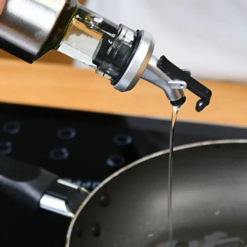 Бутылка для масла с дозатором Металлик объем 300 мл