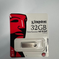 USB Флеш-накопитель 32 ГБ серебристый