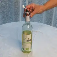 Пробка для бутылки с зажимом Стаканчик