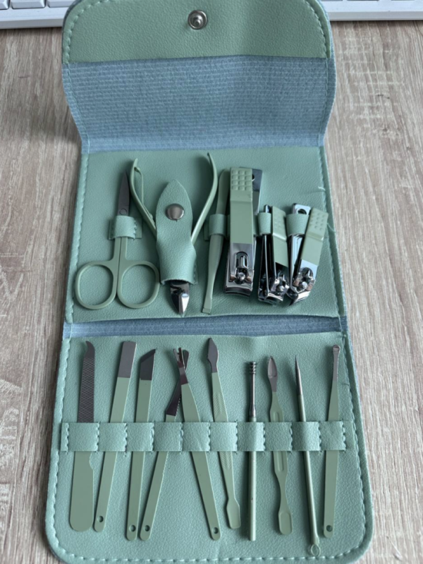 Маникюрный набор (цвет в ассортименте)