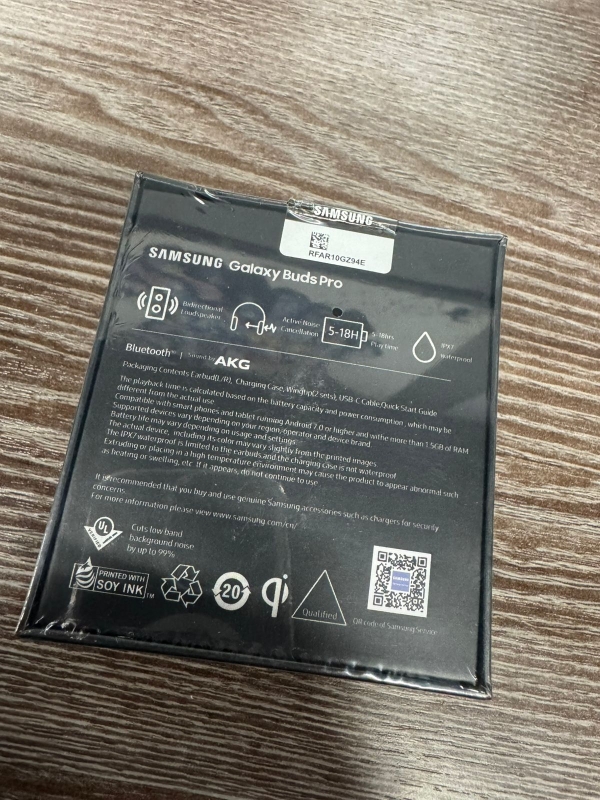 Беспроводные наушники Buds Pro фиолетовые