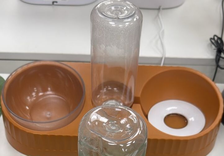 Миска с автопоилкой коричневая