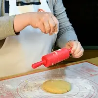 Скалка с пластмассовыми ручками 22см (ассортимент)