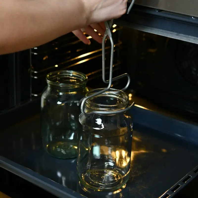 Ухват для стерилизации банок