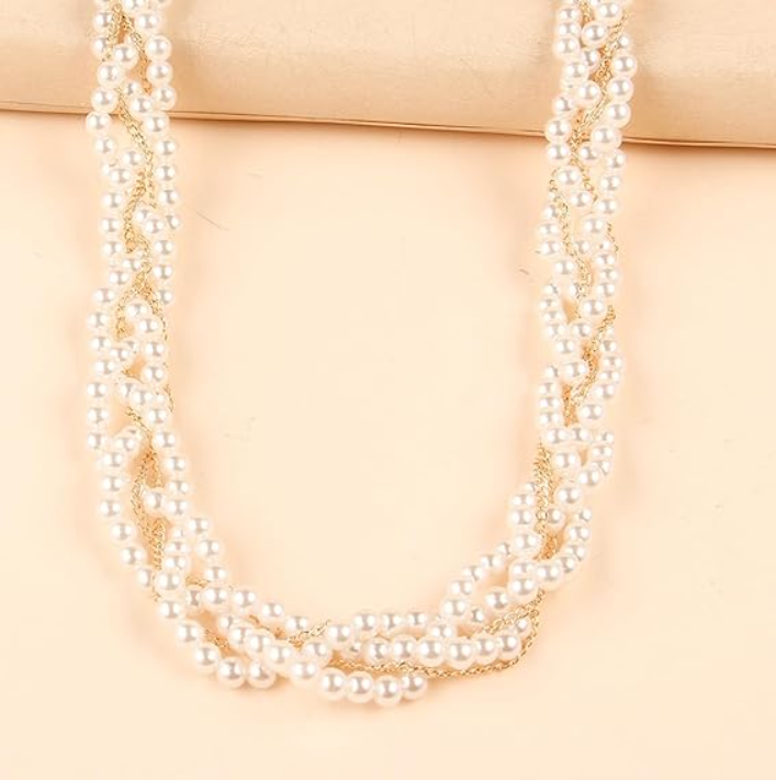 Пояс цепочка с жемчугом на платье