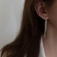 Серьги длинные со стразами серебристые