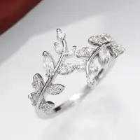 Кольцо Оливковая ветвь с камнями серебристое