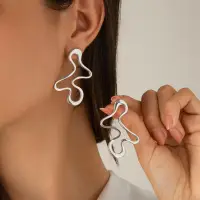 Серьги Хаотичной формы серебристые