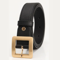 Ремень с золотой пряжкой квадратной женский 95 см