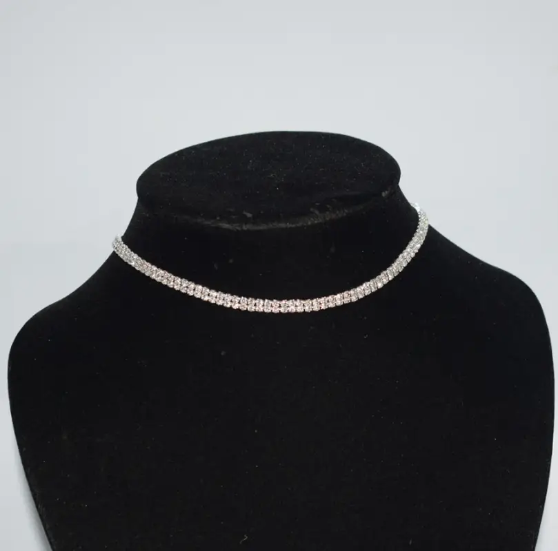 Чокер на шею со стразами