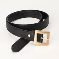 Ремень с золотой пряжкой квадратной женский 95 см