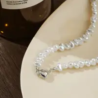 Колье на шею жемчуг с сердцем на магнитах