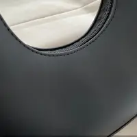 Сумка полумесяц маленькая экокожа черная