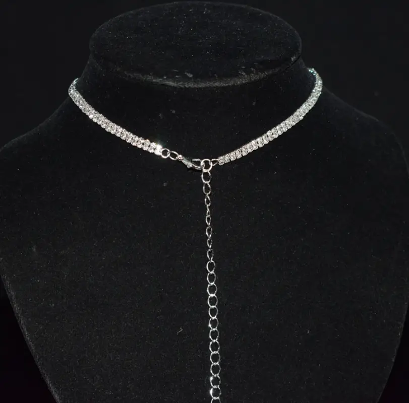 Чокер на шею со стразами