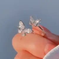 Кольцо Бабочки с камнями серебристое