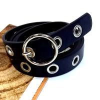 Ремень с круглой пряжкой и люверсами 105 см