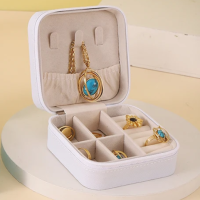 Шкатулка для хранения украшений белая экокожа