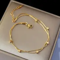 Браслет тонкий с кубинками золотистый