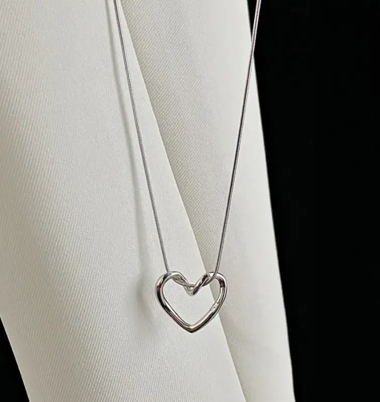 Подвеска с цепочкой Сердце серебристая