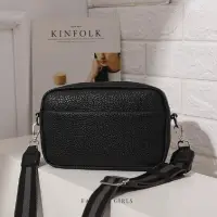 Сумка на плечо с цветным ремешком экокожа черная