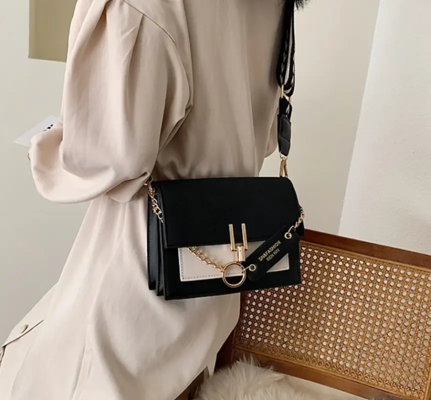 Сумка кросс-боди тканевый ремень экокожа черно-белая