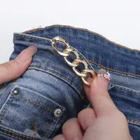 Брошь Звенья золотистая