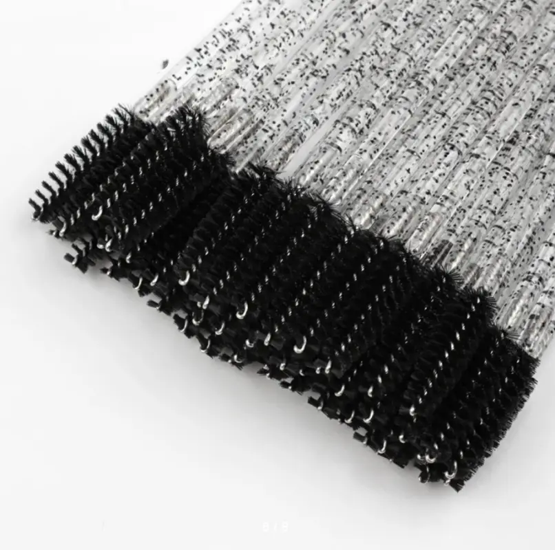 Щеточки для ресниц и бровей 150 штук