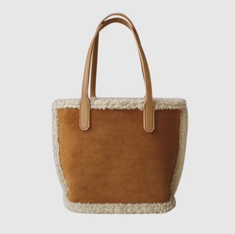 Сумка шоппер с мехом на плечо замша бежевая