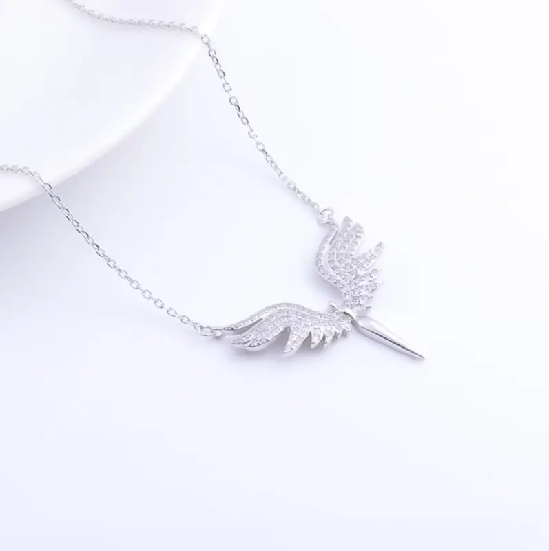 Цепочка женская с подвеской ангел