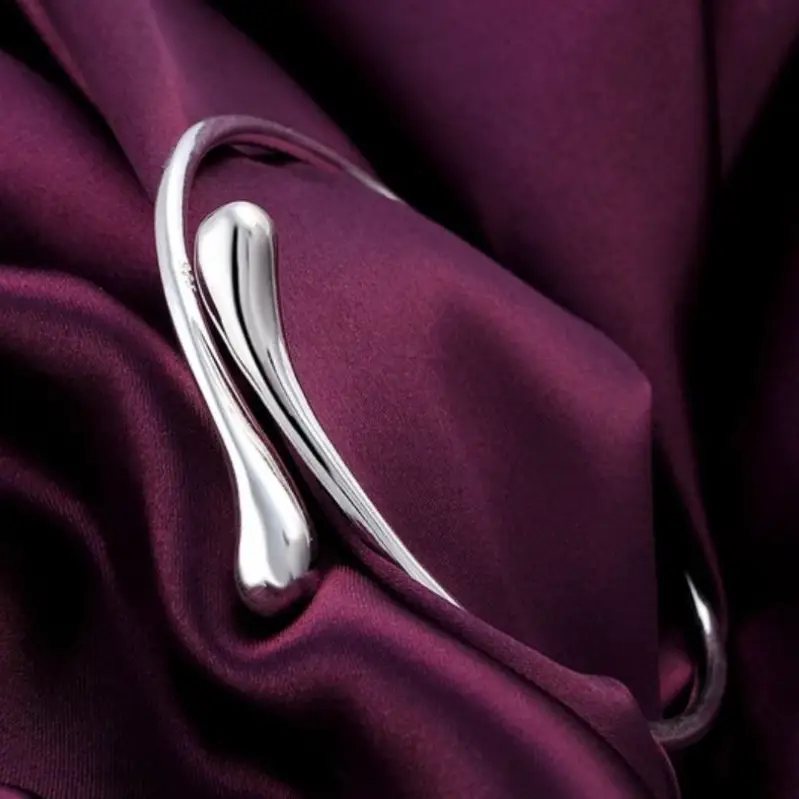 Браслет тонкий регулируемый серебристый