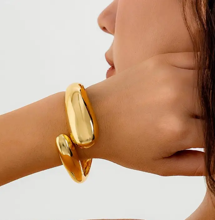 Браслет широкий ретро регулируемый золотистый