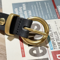 Ремень экокожа черный с золотой пряжкой 105 см