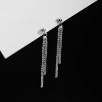 Серьги длинные со стразами серебристые