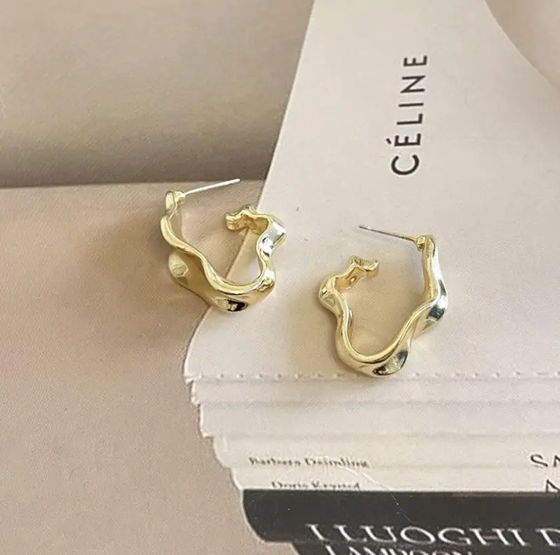 Серьги пусеты Жидкий металл золотистые