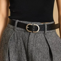 Ремень черный с серебряной пряжкой 115 см