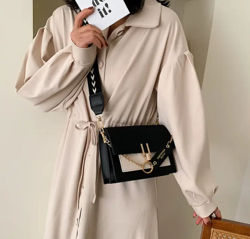 Сумка кросс-боди тканевый ремень экокожа черно-белая