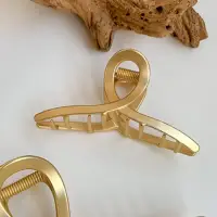 Заколка для волос 7,3 см металл золотая