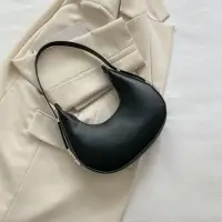 Сумка полумесяц маленькая экокожа черная